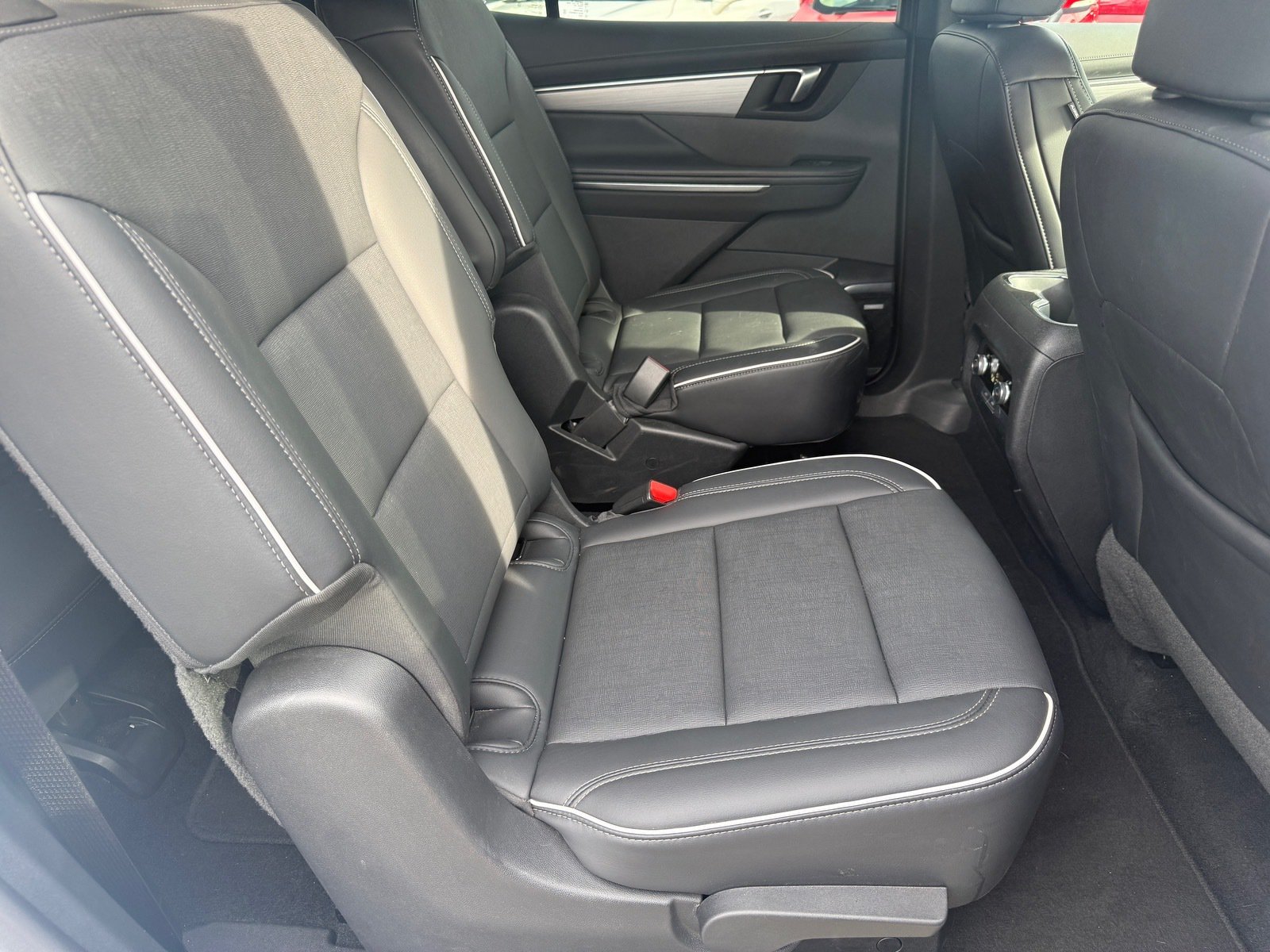Used 2025 Buick Enclave Preferred FWD image 31