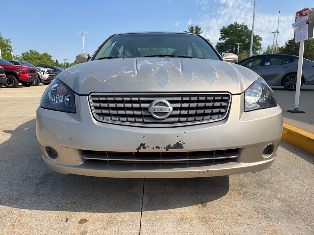 Used 2005 Nissan Altima 2.5 S w/ (F01) Convenience Pkg FWD image 2
