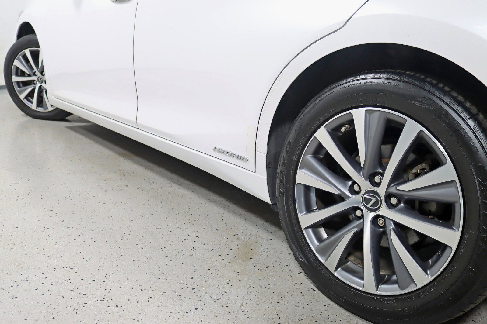 Used 2021 Lexus ES 300h w/ Accessory Package image 12