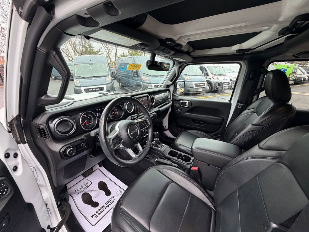 Used 2023 Jeep Wrangler Altitude image 10
