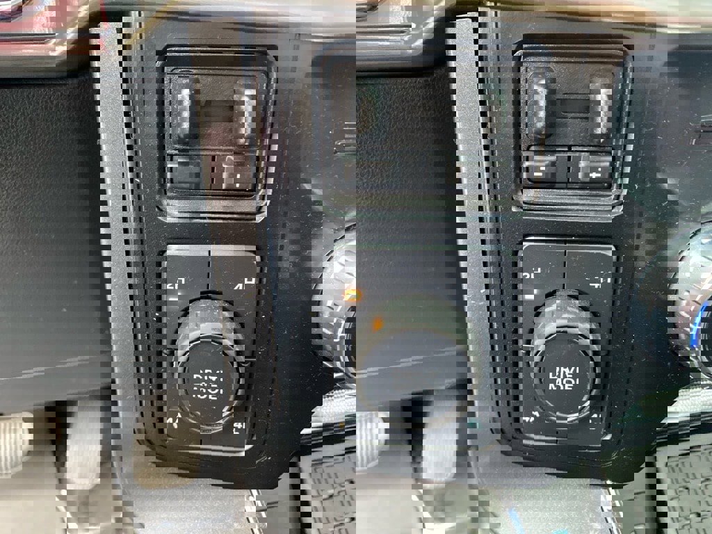 Used 2023 Ford F150 Lariat w/ Equipment Group 502A High image 14