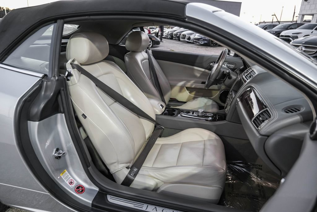 Used 2010 Jaguar XK Convertible image 35