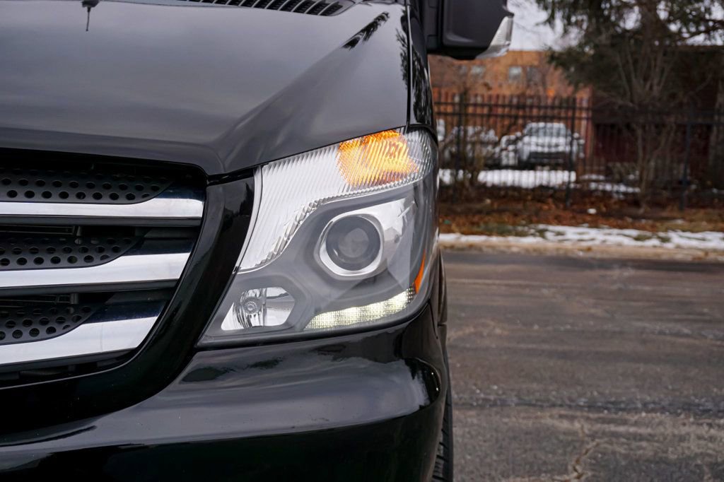 Used 2014 Mercedes-Benz Sprinter 2500 image 90