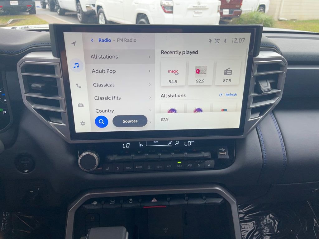 Used 2025 Toyota Sequoia Platinum image 17