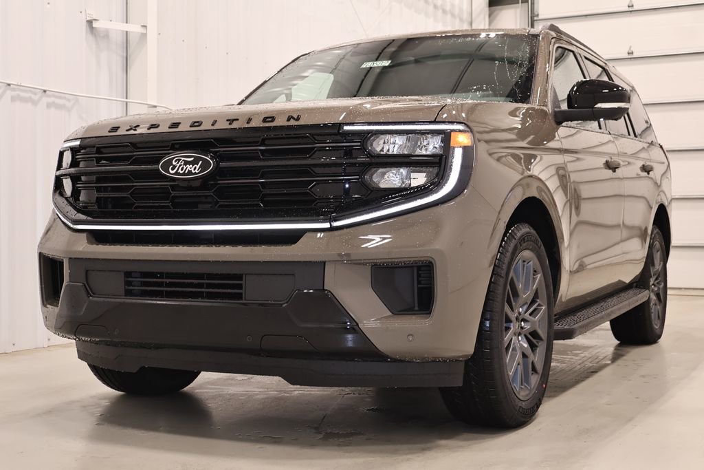 New 2026 Ford Expedition Platinum image 5