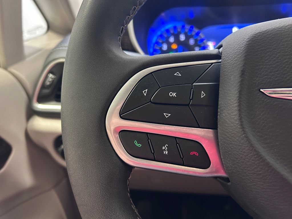 Used 2023 Chrysler Pacifica Limited w/ Uconnect Theater Family Group AWD/4WD image 10