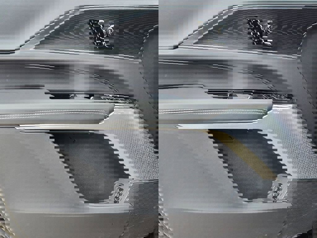 New 2026 Cadillac Lyriq Premium Luxury w/ LPO, Floor Liner Package image 25