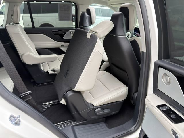 Used 2025 Lincoln Aviator Reserve w/ Equipment Group 201A image 12