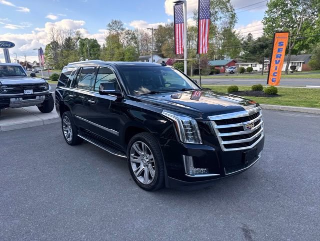 Used 2018 Cadillac Escalade Luxury AWD/4WD image 4