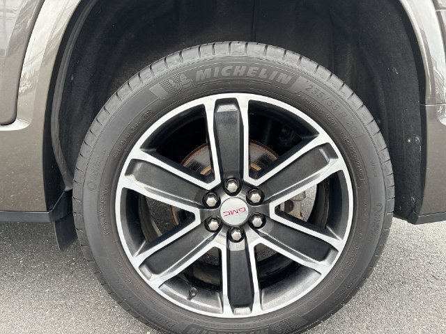 Certified 2019 GMC Acadia Denali w/ Technology Package AWD/4WD image 34
