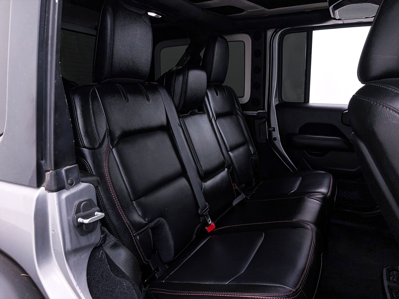 Used 2020 Jeep Wrangler Unlimited Rubicon AWD/4WD image 36
