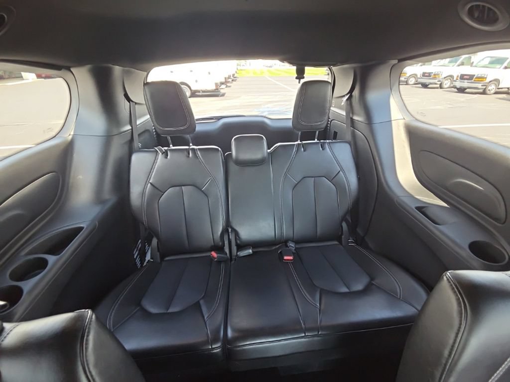 Used 2025 Chrysler Pacifica Select FWD image 22