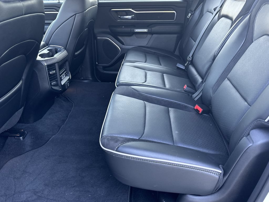 Used 2025 RAM 1500 Laramie AWD/4WD image 15