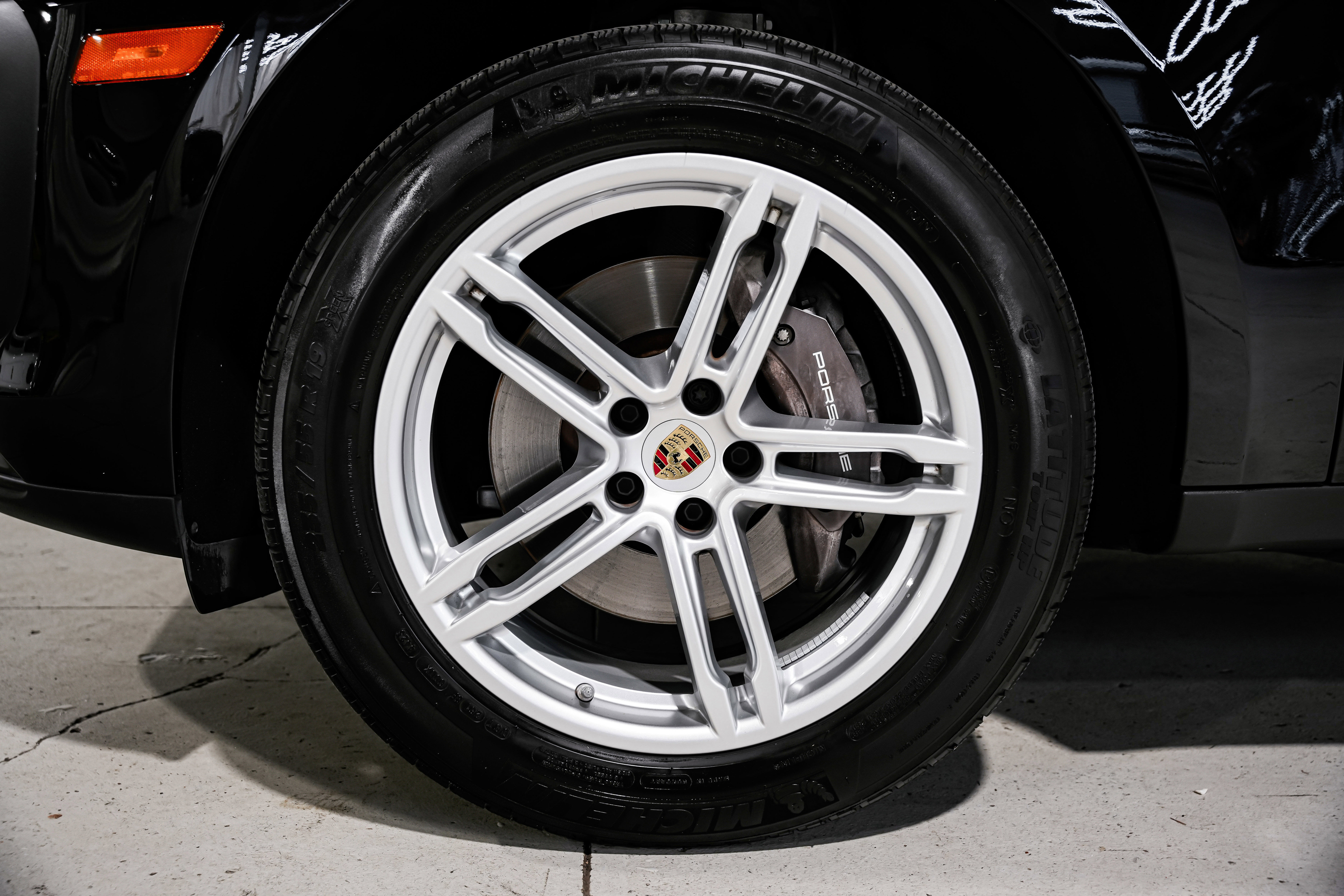 Used 2024 Porsche Macan image 48