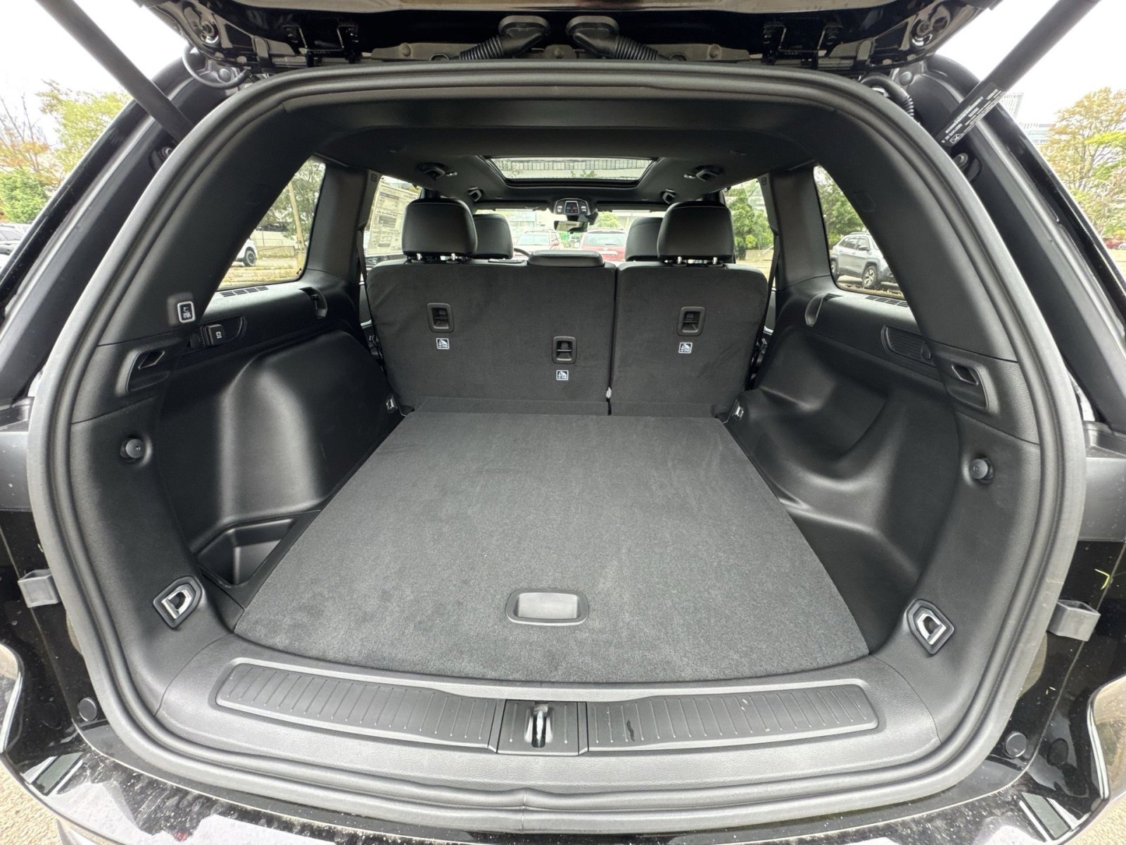 New 2025 Jeep Grand Cherokee Limited w/ Luxury Tech Group II image 26