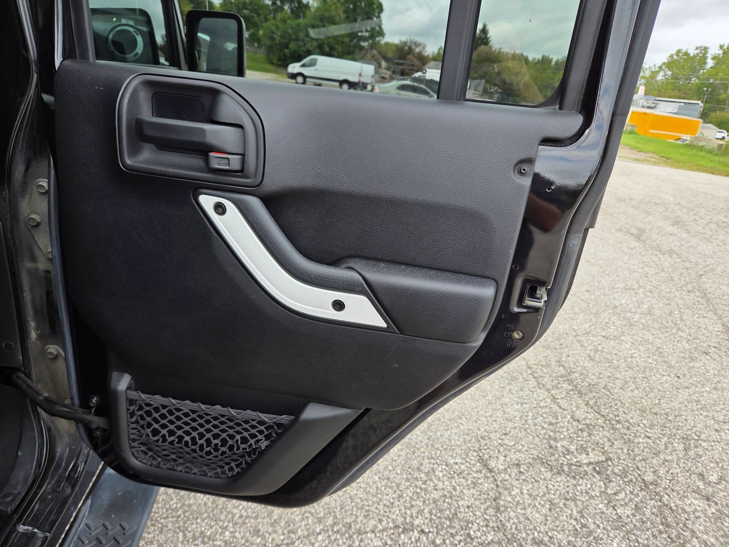 Used 2015 Jeep Wrangler Unlimited Sahara w/ Quick Order Package 24X AWD/4WD image 23