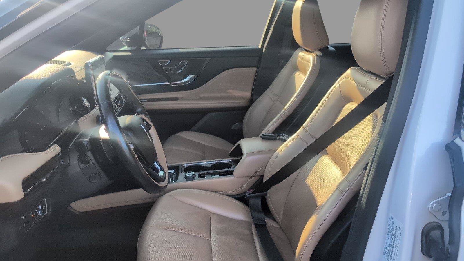 Used 2022 Lincoln Corsair Reserve w/ Elements Package FWD image 17