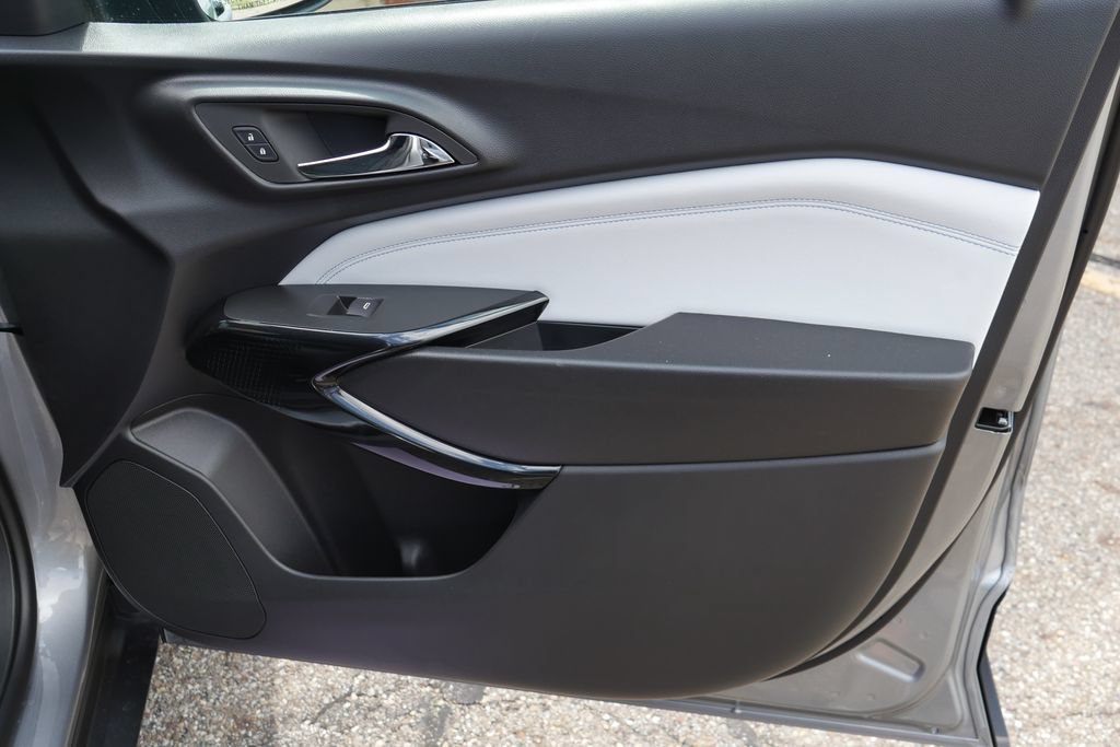 New 2026 Chevrolet Trax LT w/ Sunroof Package FWD image 12