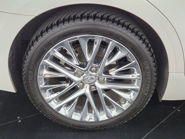 Used 2018 Lexus ES 350 w/ Luxury Package w/Wood Trim image 10