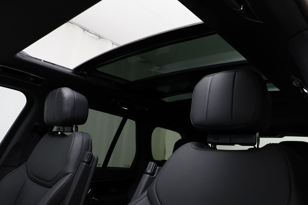 New 2025 Land Rover Range Rover SE image 15