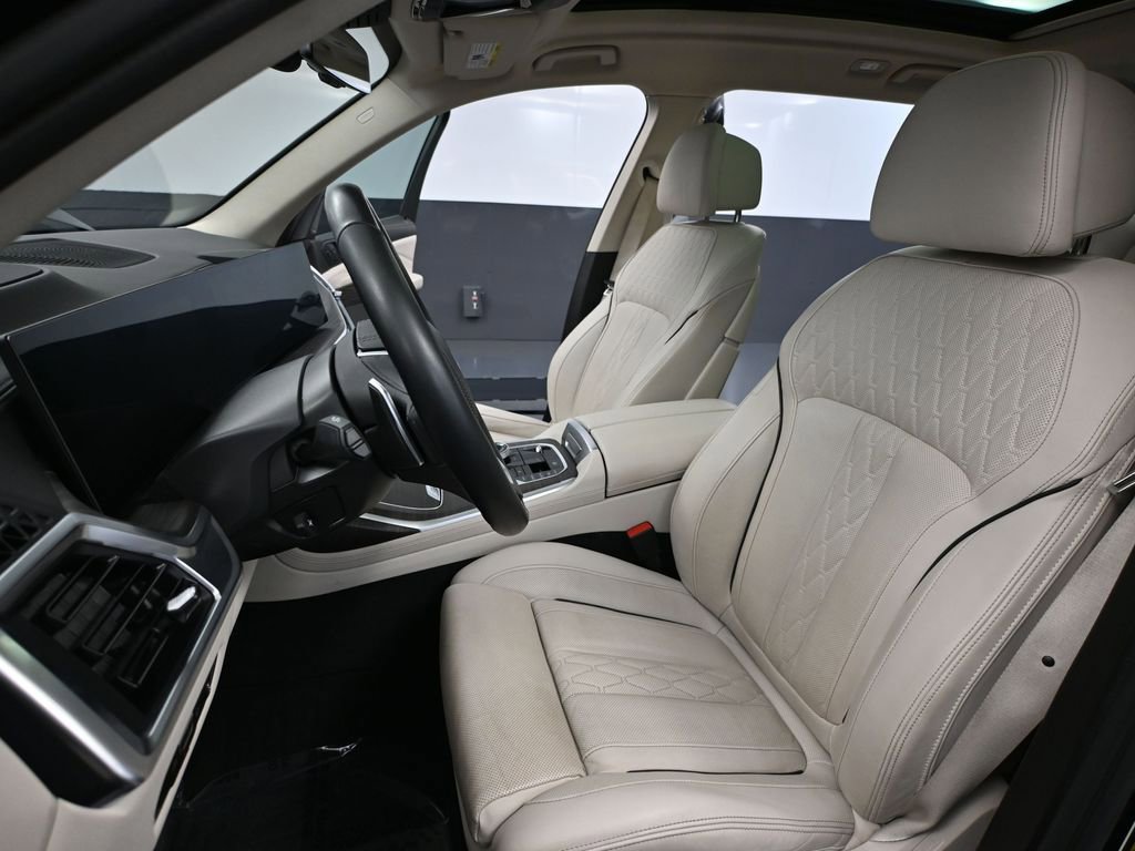 Used 2023 BMW X7 xDrive40i w/ Executive Package image 27