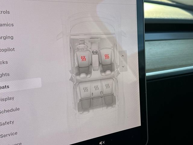 Used 2022 Tesla Model Y Performance image 36