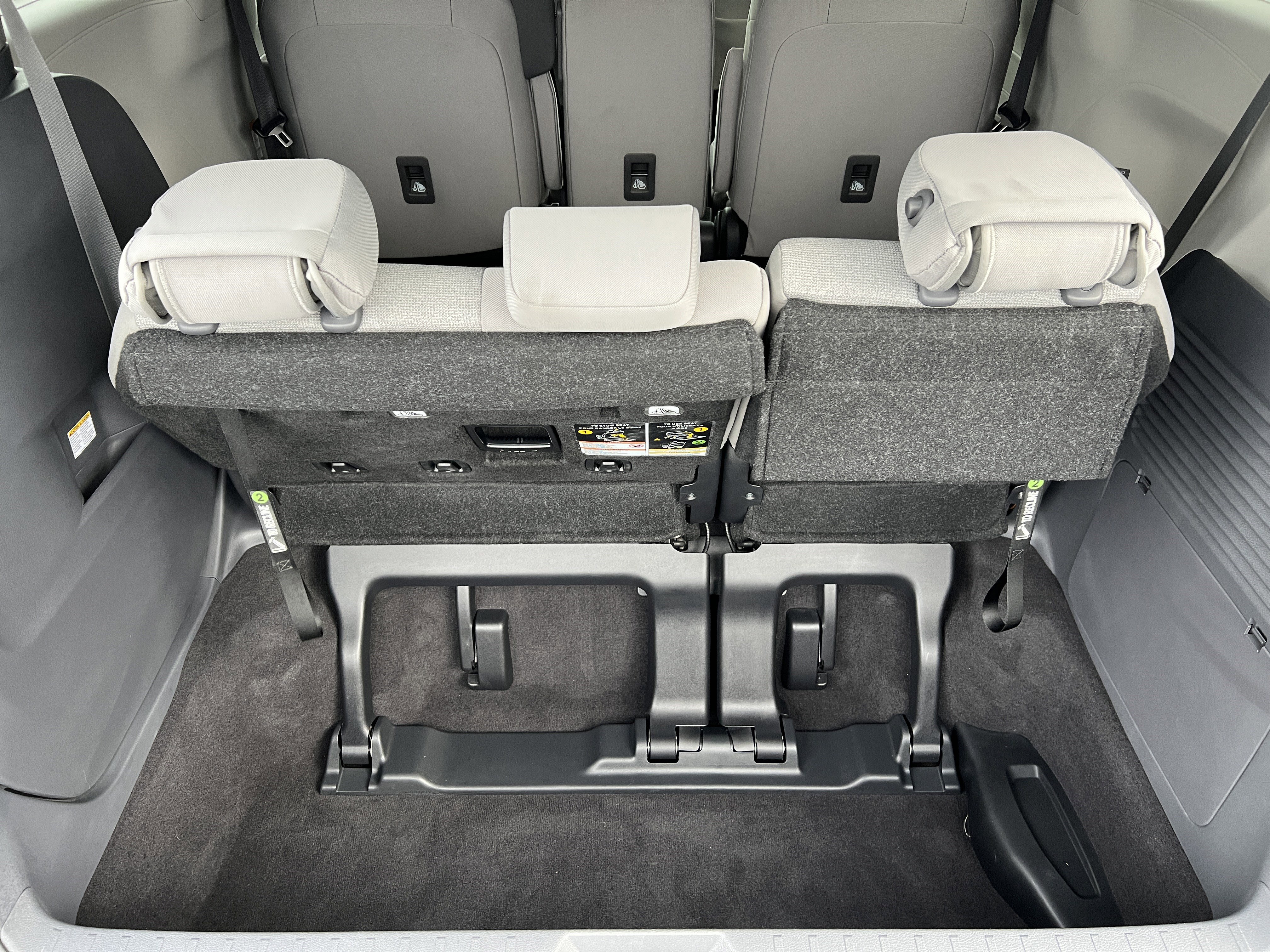 Used 2024 Toyota Sienna LE image 15