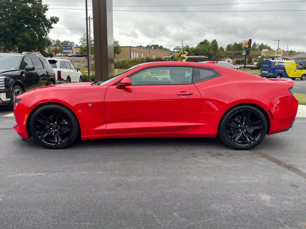 Used 2018 Chevrolet Camaro LT RWD image 5