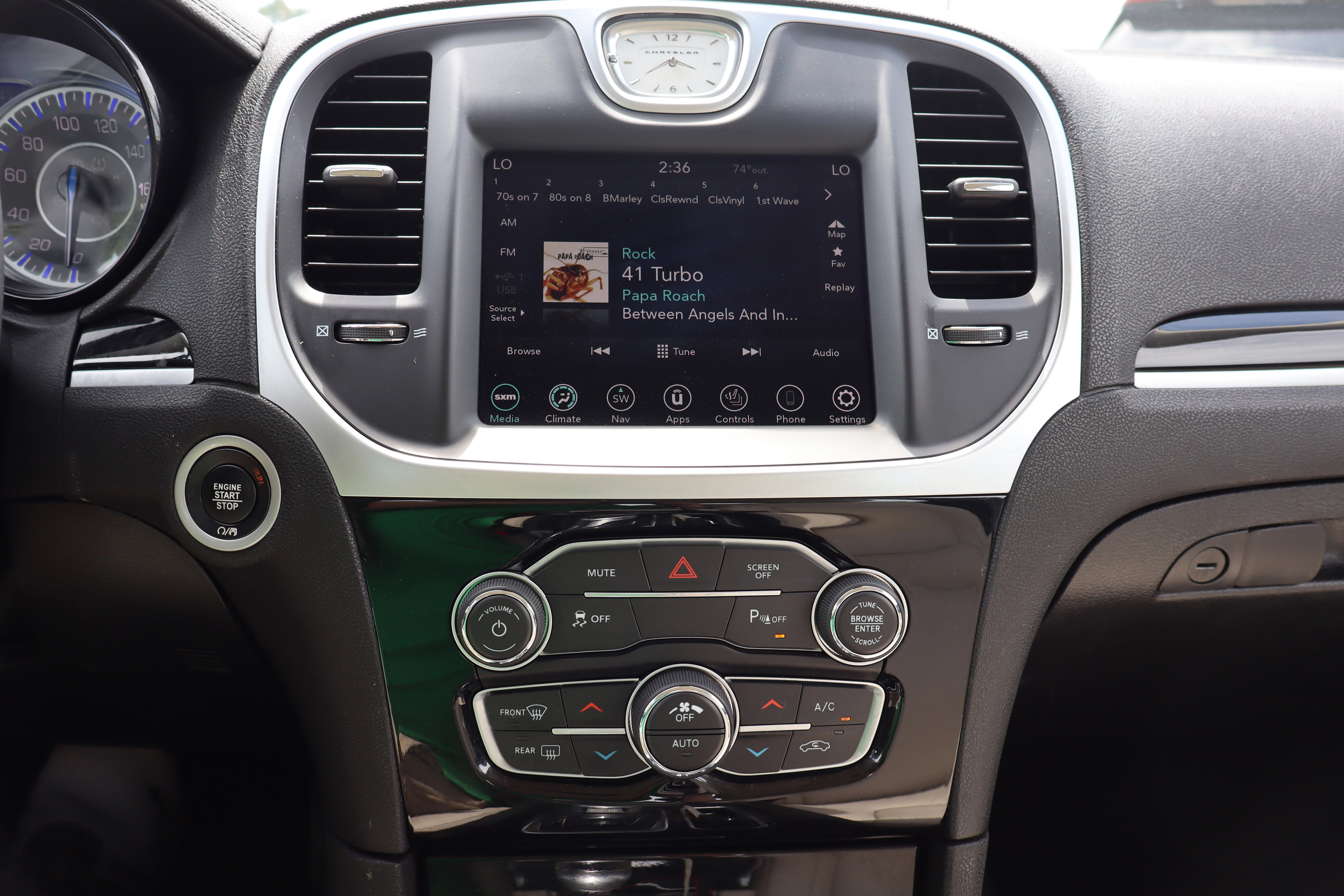 Used 2023 Chrysler 300 Touring L image 18