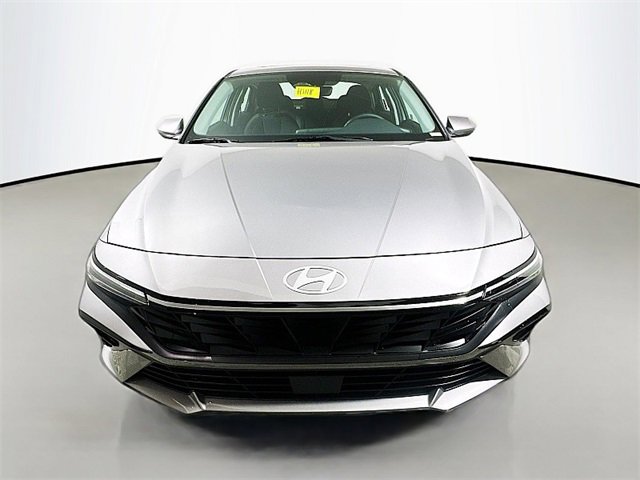 Certified 2025 Hyundai Elantra SEL image 2