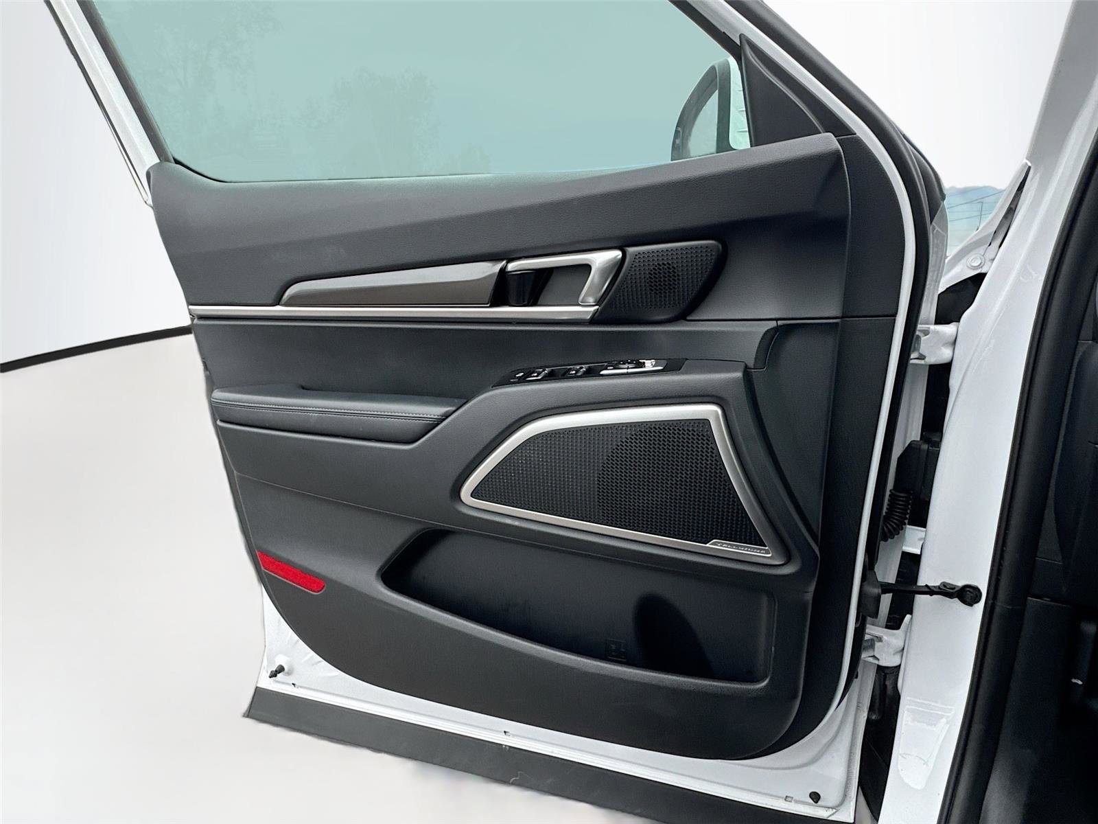 Used 2025 Kia Telluride S image 18