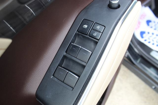 Used 2020 Toyota Highlander Limited image 9