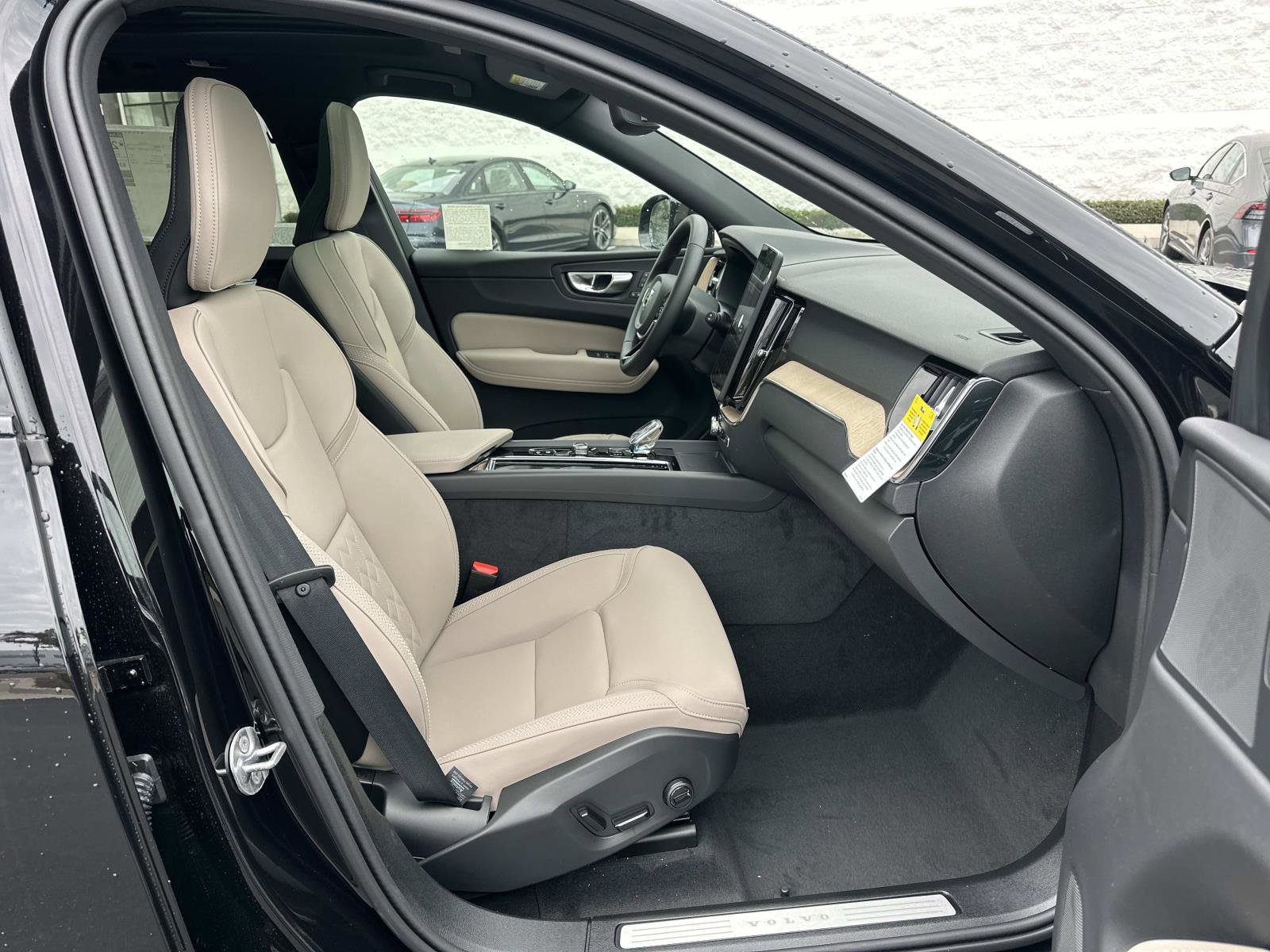 New 2026 Volvo XC60 B5 Core AWD/4WD image 20