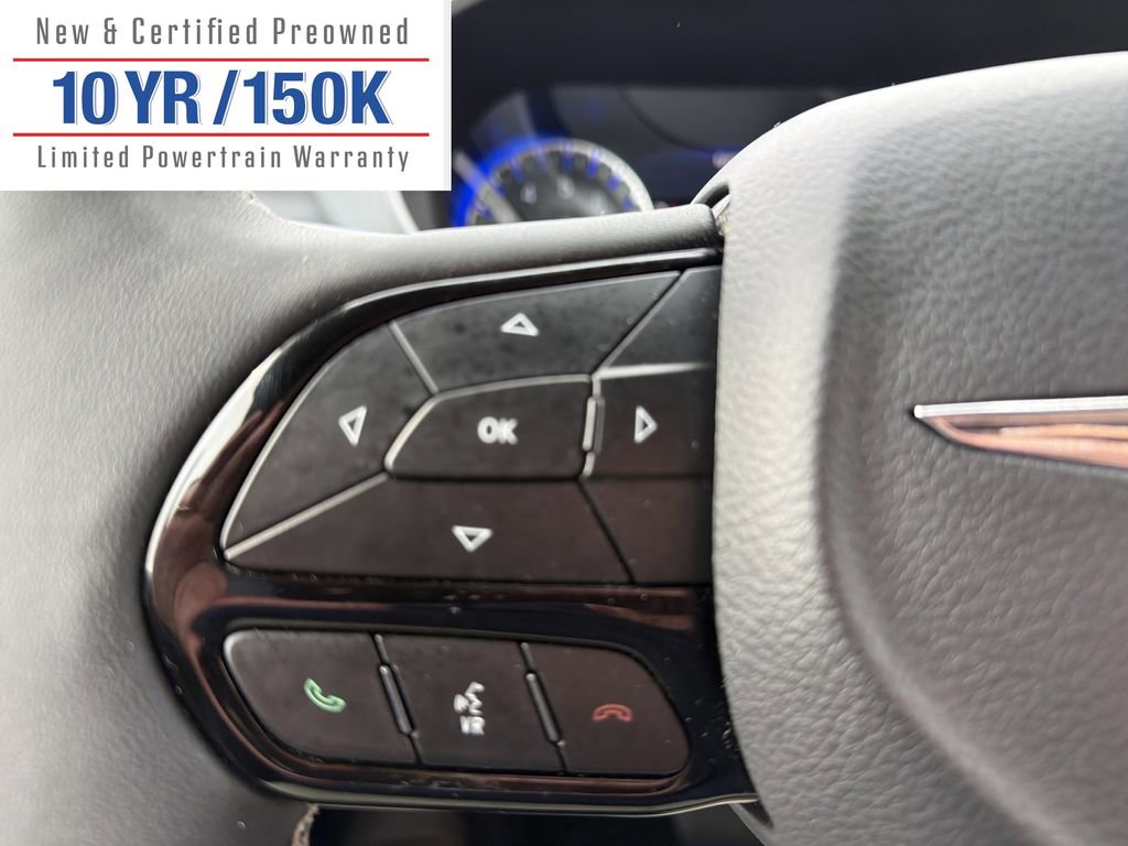 Used 2025 Chrysler Pacifica Limited image 19