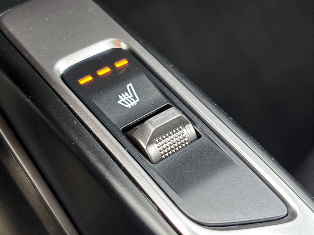 Used 2025 Kia Sorento S image 32