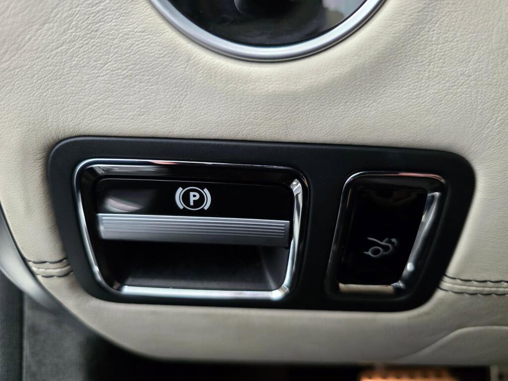 Used 2012 Mercedes-Benz SLS AMG Roadster image 38