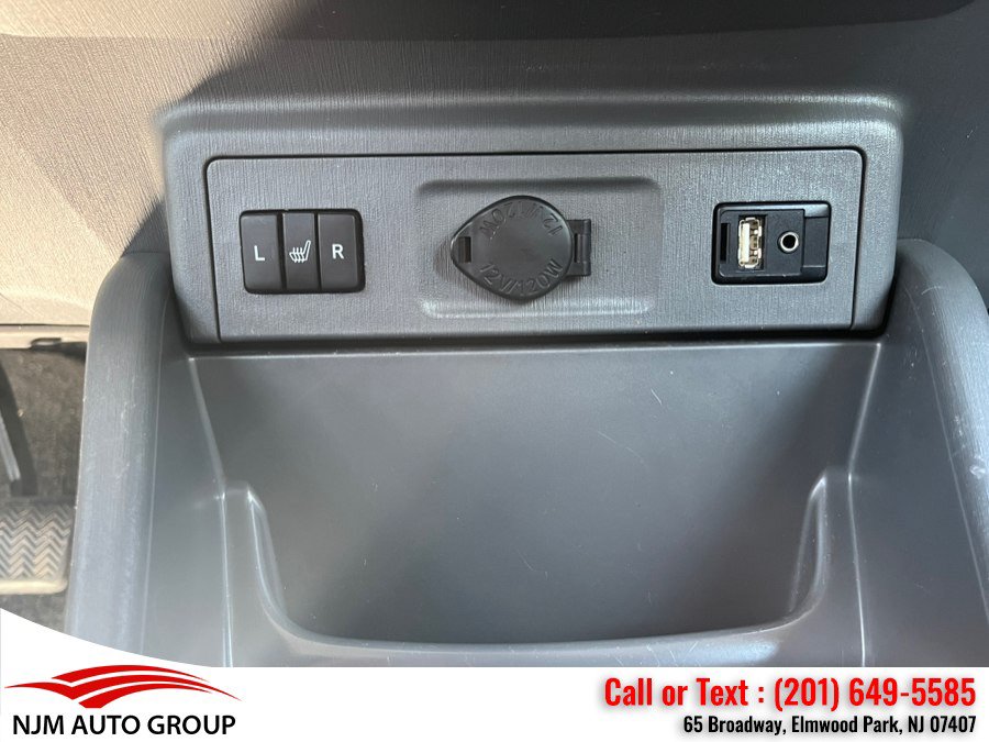 Used 2014 Toyota Prius V Five FWD image 29