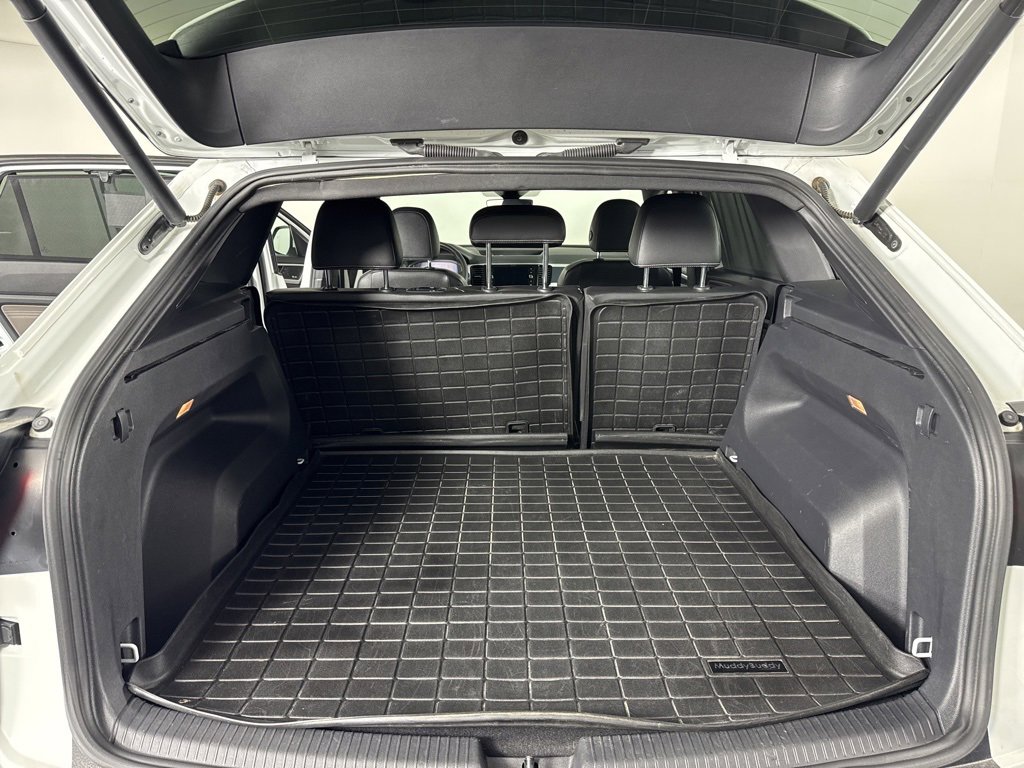 Used 2022 Volkswagen Atlas Cross Sport SEL image 31