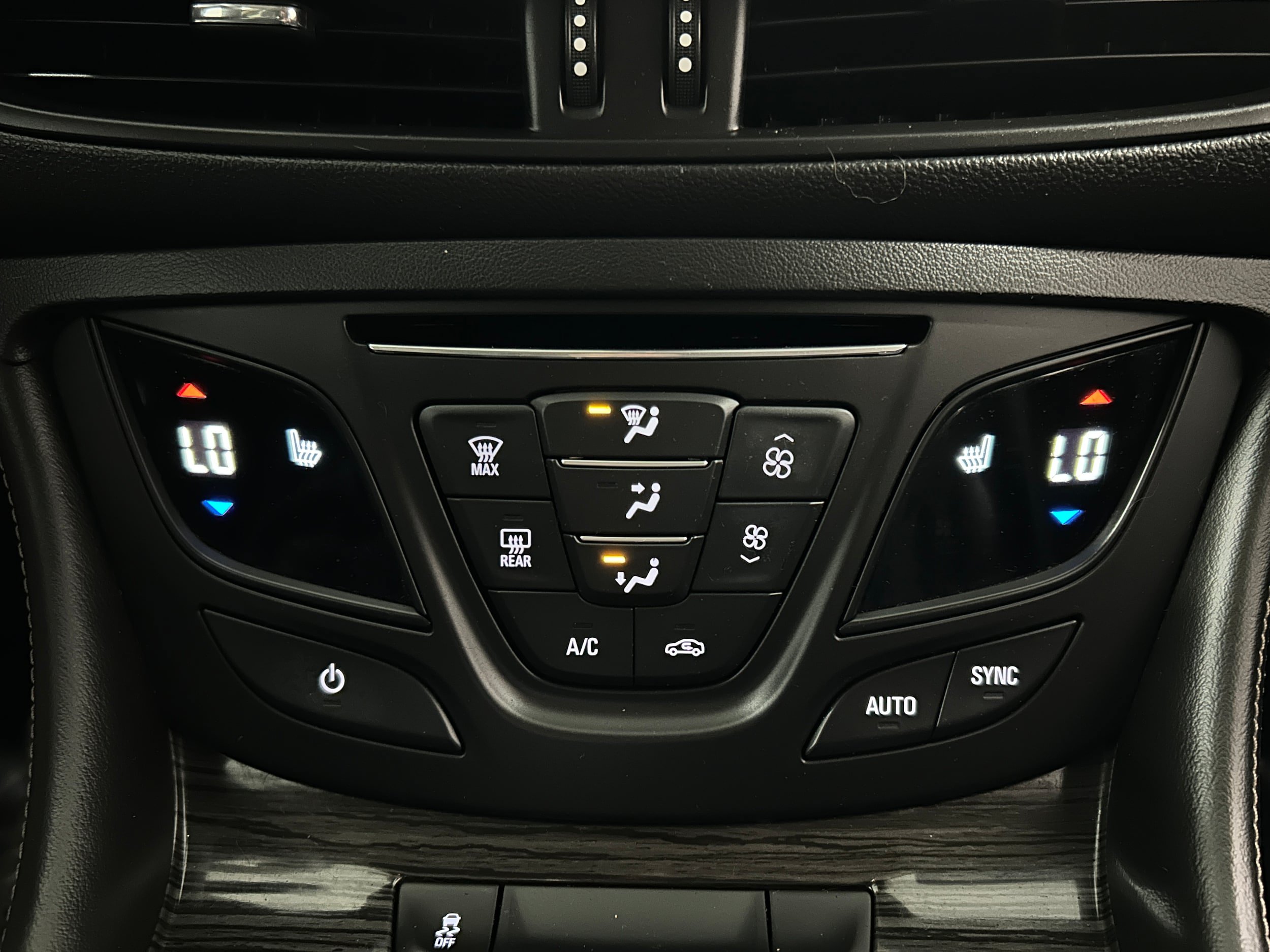 Used 2016 Buick Envision Premium AWD/4WD image 9