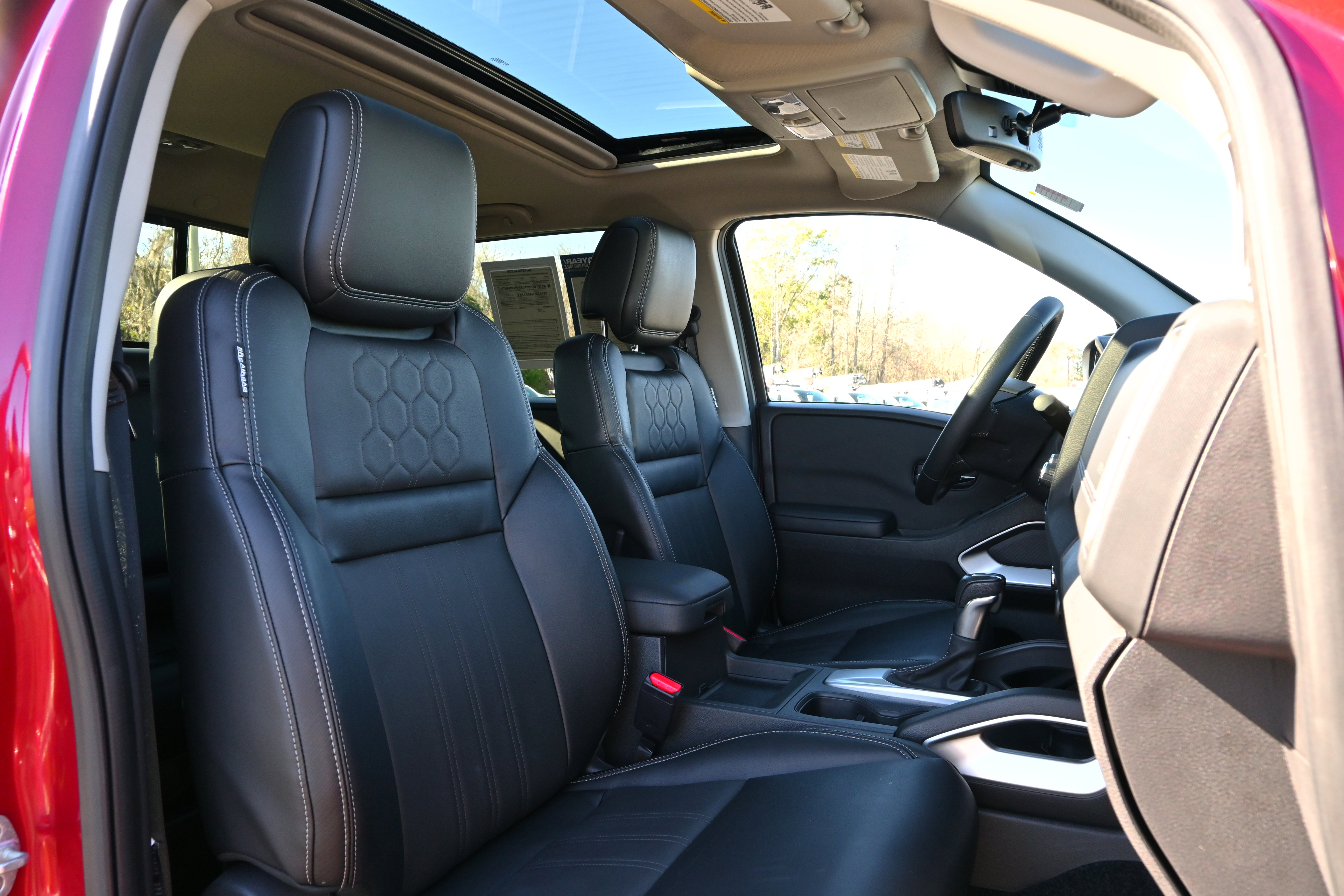 Used 2024 Nissan Frontier SL w/ Technology Package image 9