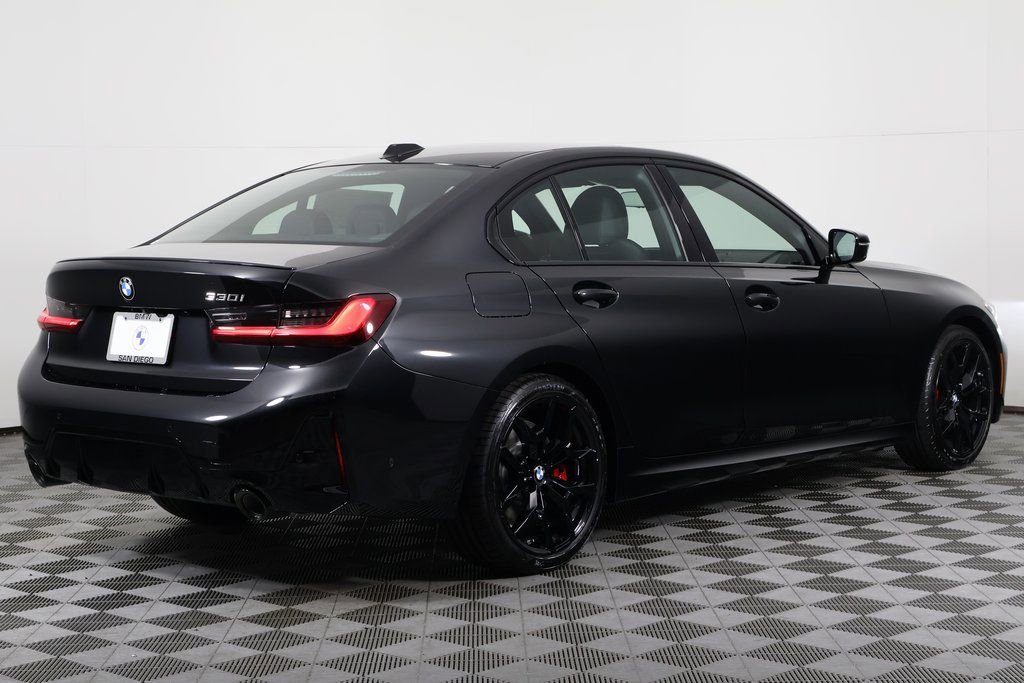 New 2026 BMW 330i Sedan w/ M Sport Package image 2