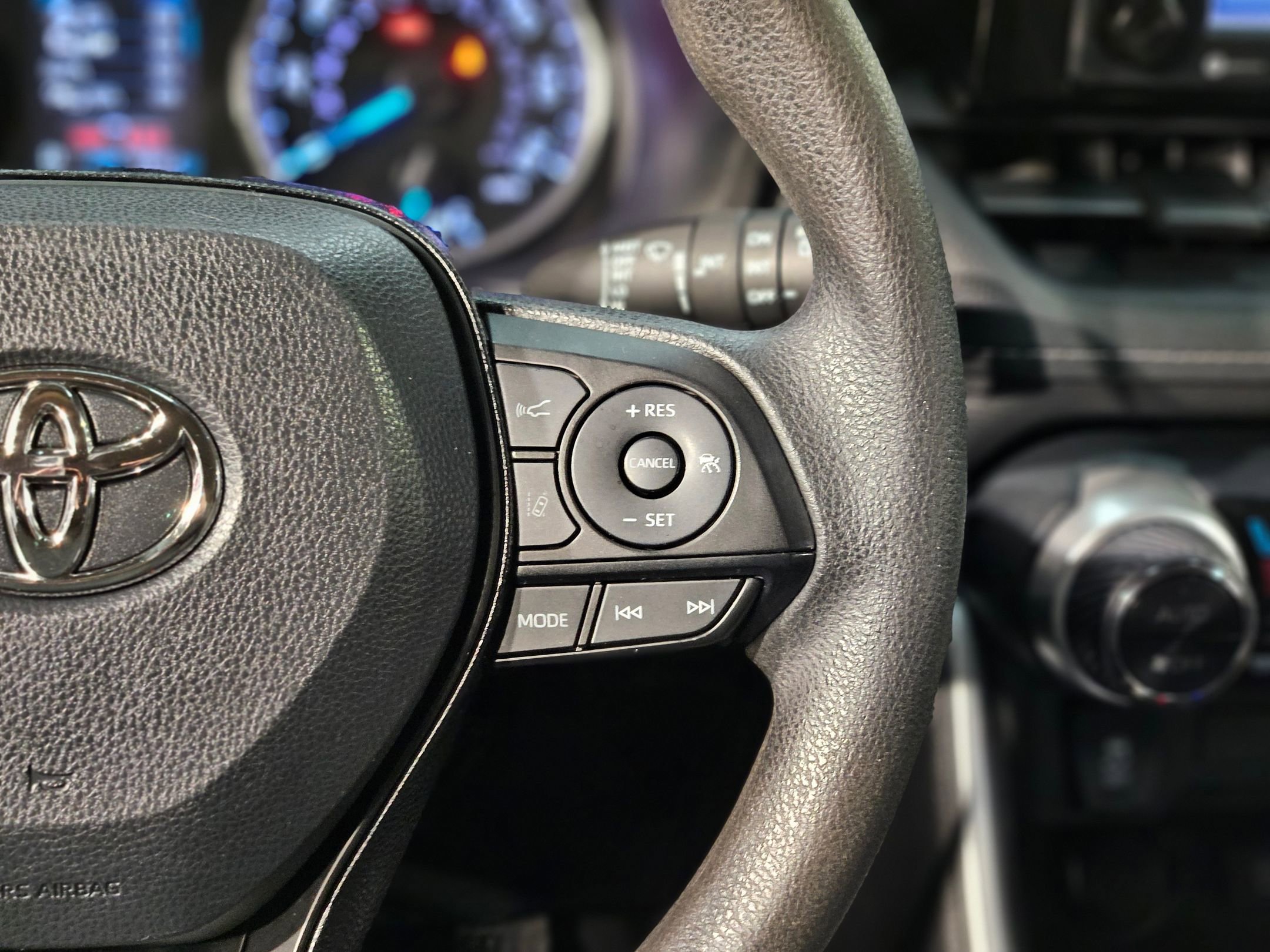 Used 2020 Toyota RAV4 XLE w/ Convenience Package image 29