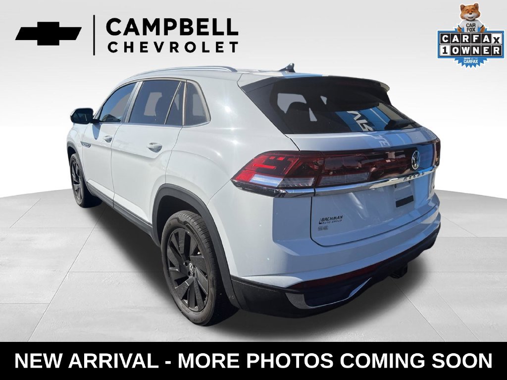 Used 2025 Volkswagen Atlas Cross Sport SE AWD/4WD image 3