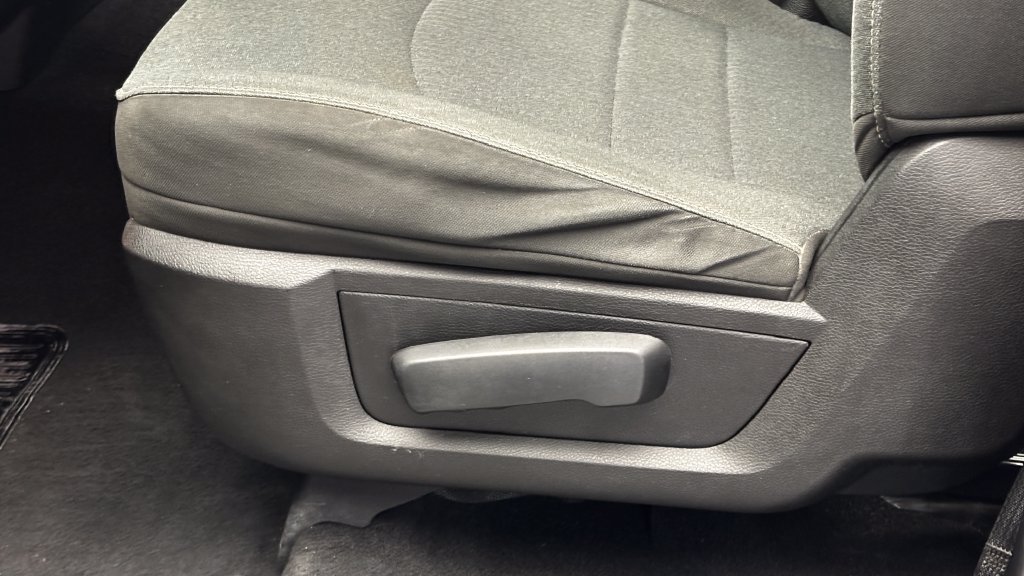 Used 2024 RAM 1500 Warlock AWD/4WD image 13