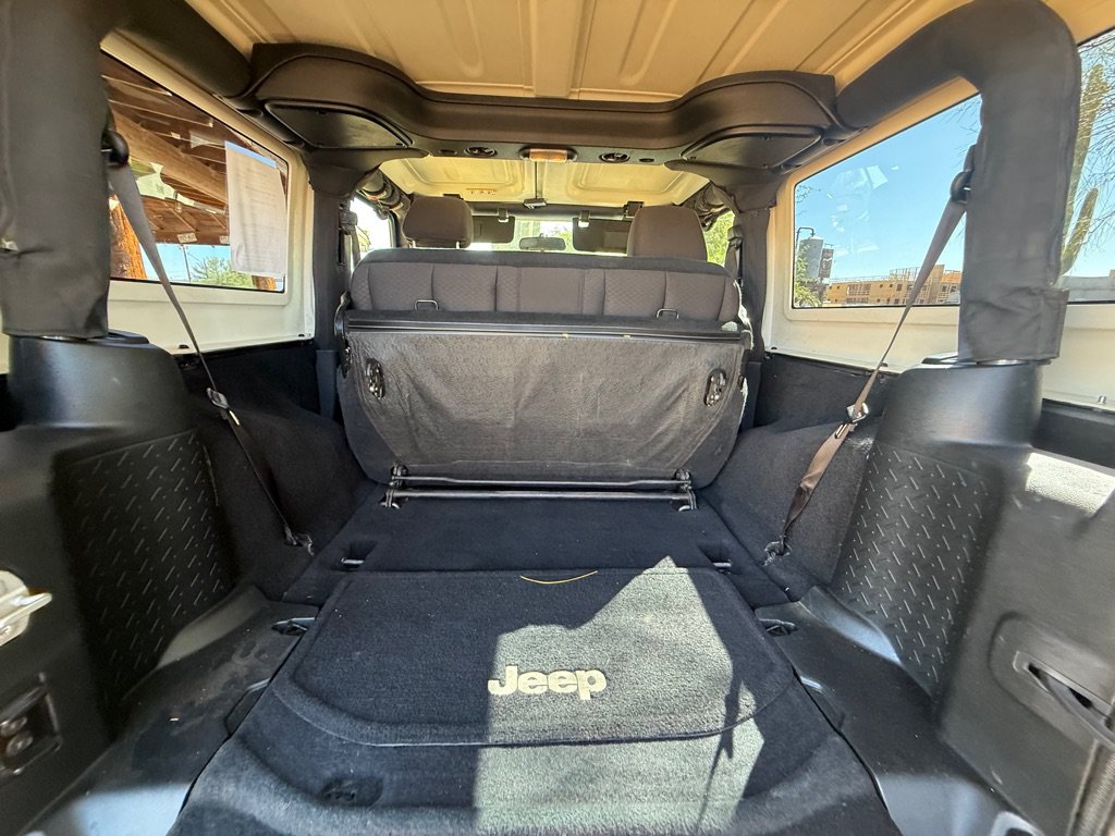 Used 2016 Jeep Wrangler Sport w/ Connectivity Group AWD/4WD image 31