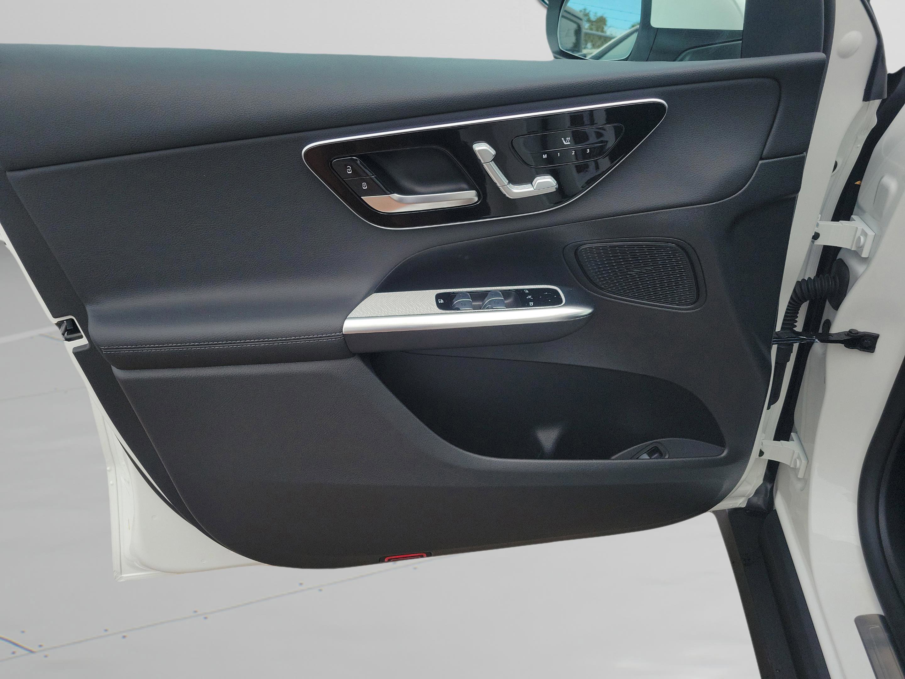 Certified 2025 Mercedes-Benz GLC 300 image 20