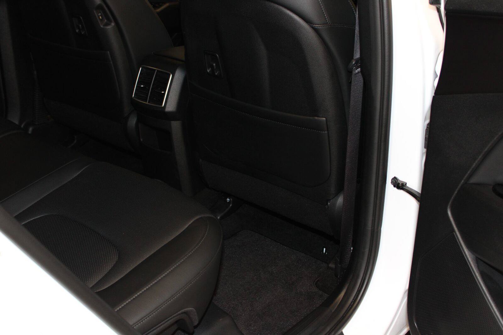 Used 2024 Kia Sportage EX AWD/4WD image 46