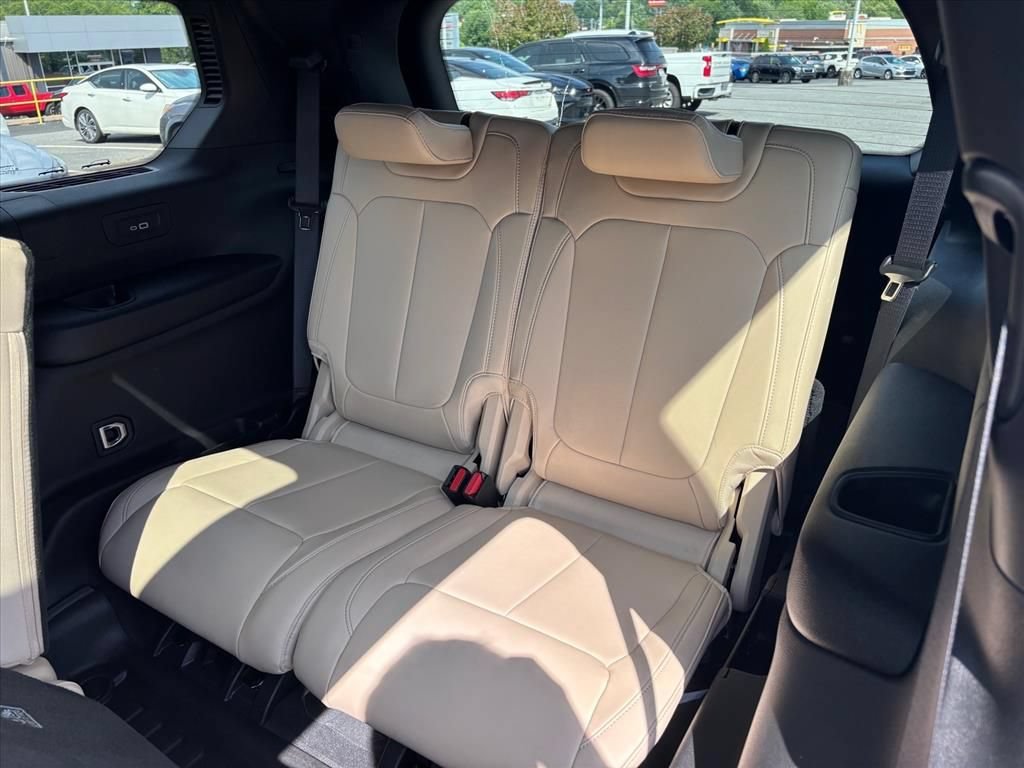 Used 2025 Jeep Grand Cherokee L Limited AWD/4WD image 14