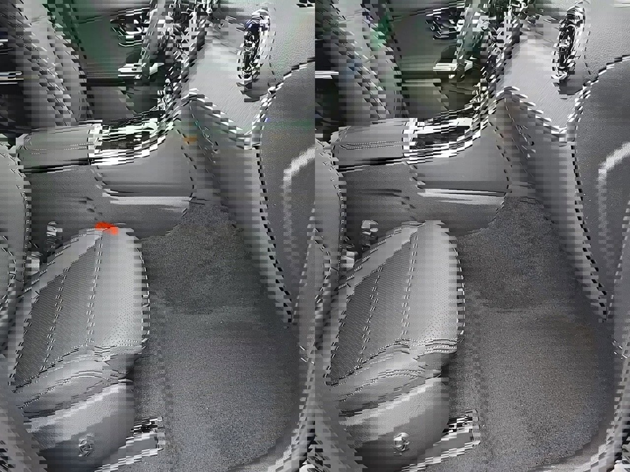 New 2026 Mercedes-Benz GLC 300 4MATIC image 32