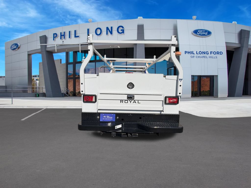 Used 2024 RAM 3500 Tradesman w/ Chrome Appearance Group AWD/4WD image 4